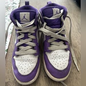 Jordan Shoes - purple/white - size 1Y